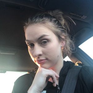 Meet your Posher, Alina